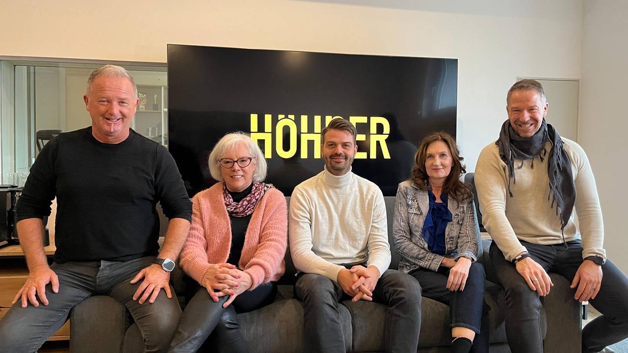 Die Höhner mit ihrem neuen Management-Mitglied Pedro Schädel.