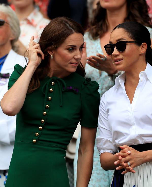 Kate und Meghan, hier in Wimbledon 2018, sollen sich nie gut verstanden haben. Kate-Gegner machen die Prinzessin für Meghans schweren Stand in der Royal-Family verantwortlich.
