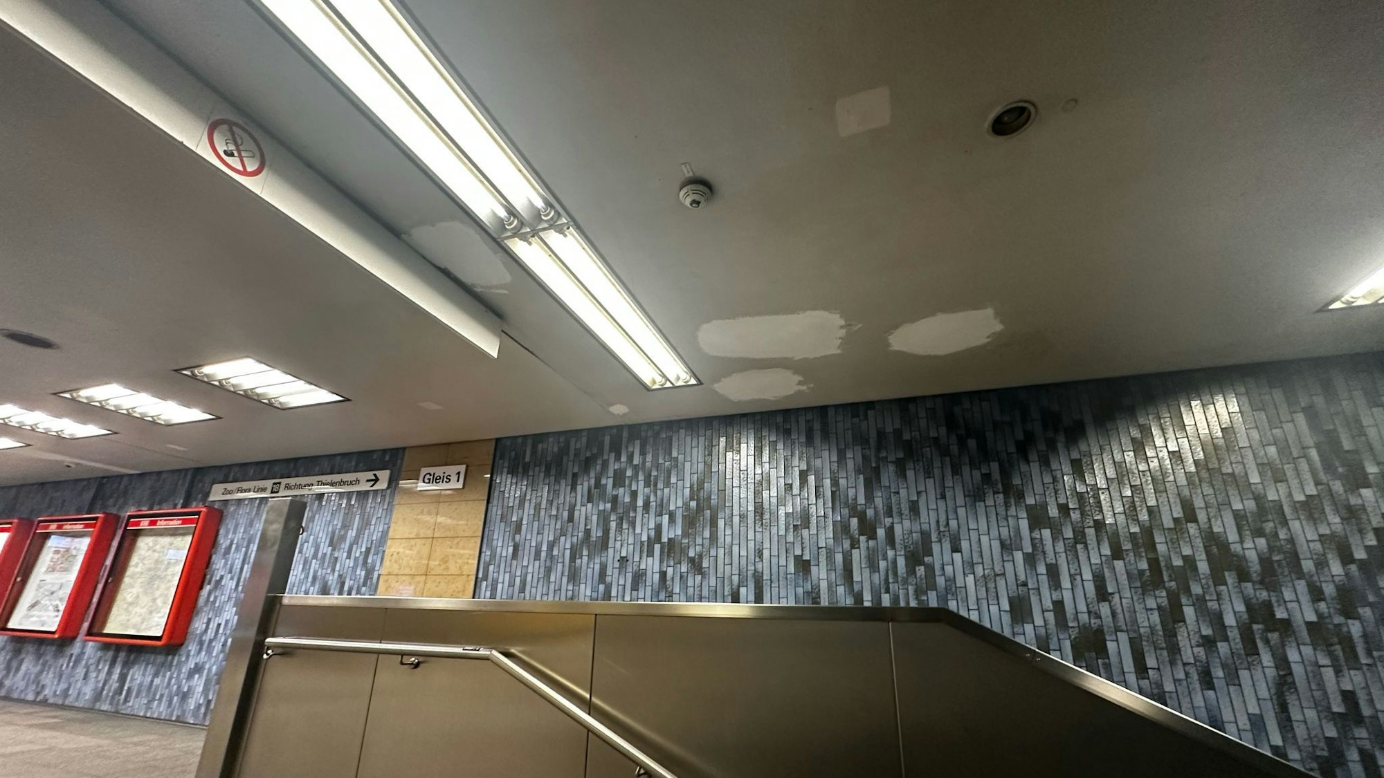 Die KVB-Haltestelle am Kölner Hauptbahnhof