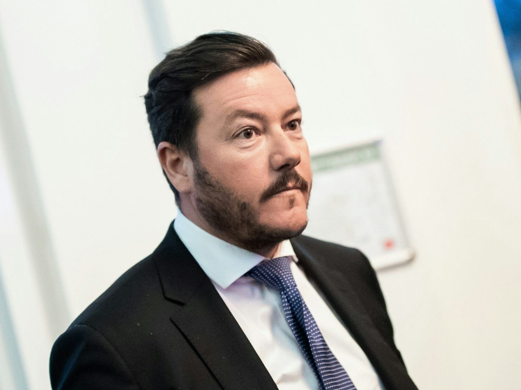 René Benko, österreichischer Immobilien-Unternehmer, hat Insolvenz als Unternehmer angemeldet. Das bestätigte eine Sprecherin des Innsbrucker Landgerichts am Donnerstag der Deutschen Presse-Agentur.