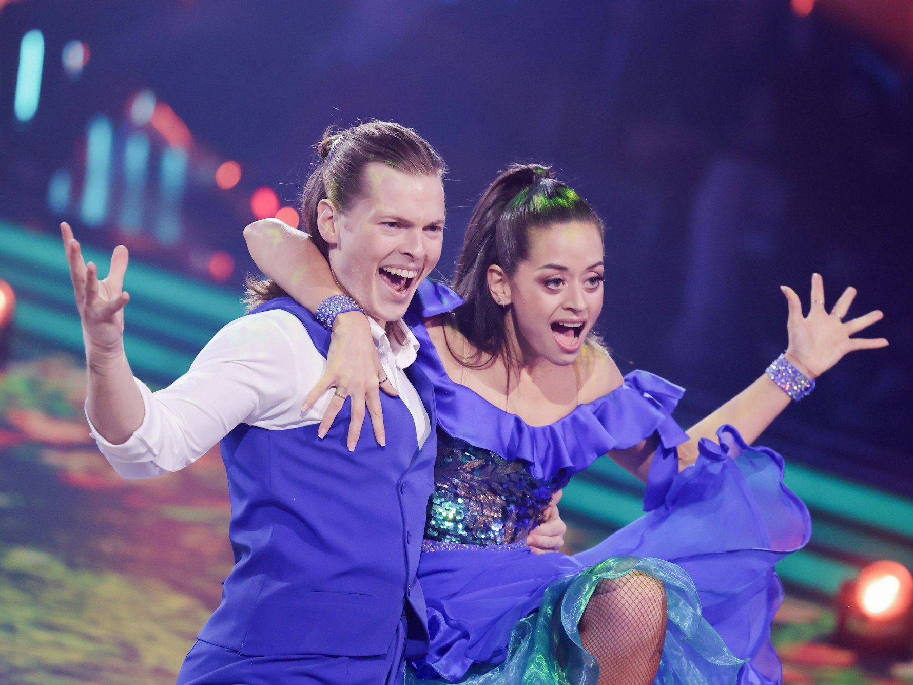 Gabriel Kelly und Malika Dzumaev stehen am 1. März 2024 in der RTL-Tanzshow „Let's Dance“ zum Auftakt der neuen Staffel auf dem Parkett im Coloneum.