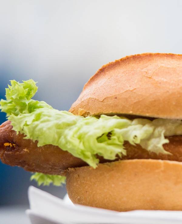 Ein Brötchen mit Backfisch wurde für einen Gast zu Enttäuschung (Symbolfoto).