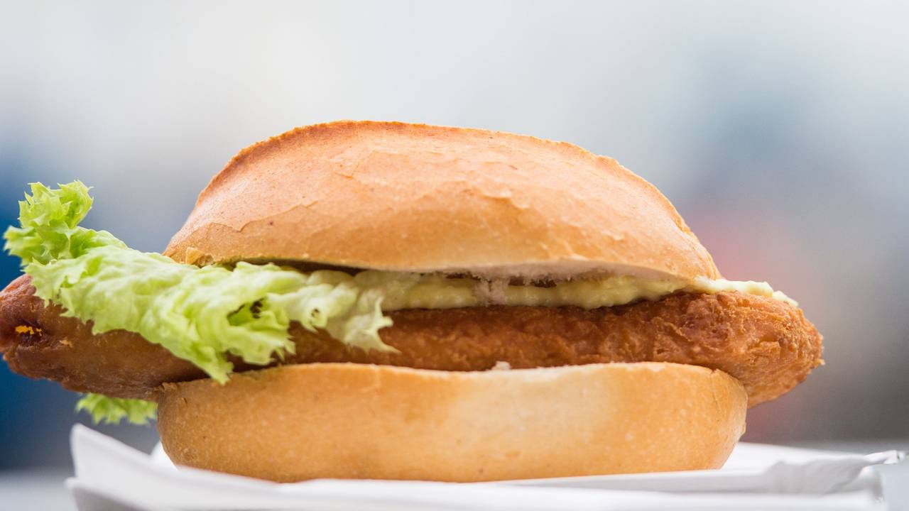 Ein Brötchen mit Backfisch wurde für einen Gast zu Enttäuschung (Symbolfoto).