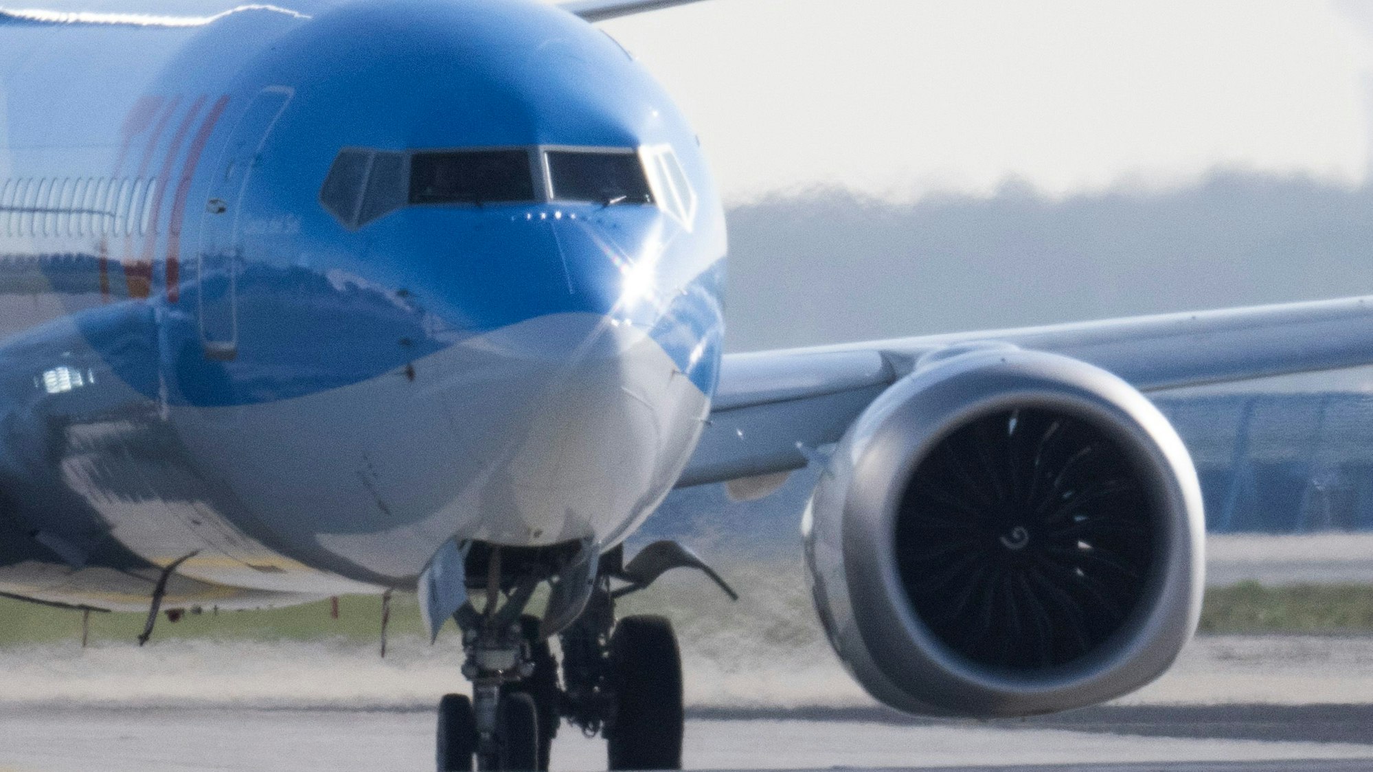 Ein chinesischer Passagier sorgt mit einem Münzwurf für eine stundenlange Flugverspätung. Er hatte Münzen in die Flugzeugturbinen geworfen (Symbolfoto von März 2023).