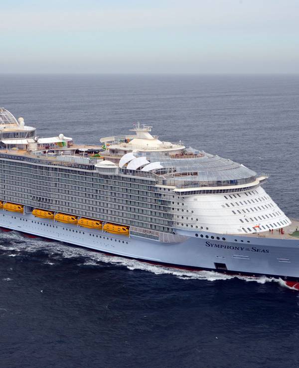 Aufnahme des Kreuzfahrtschiffs „Symphony of the Seas“, hier im März 2018.