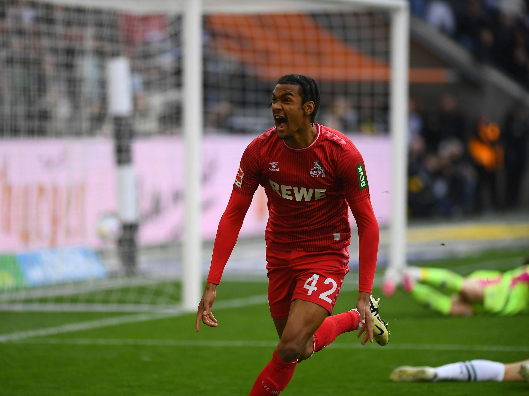 Damion Downs bejubelt seinen Treffer zum 3:3-Ausgleich gegen Borussia Mönchengladbach (9. März 2024).