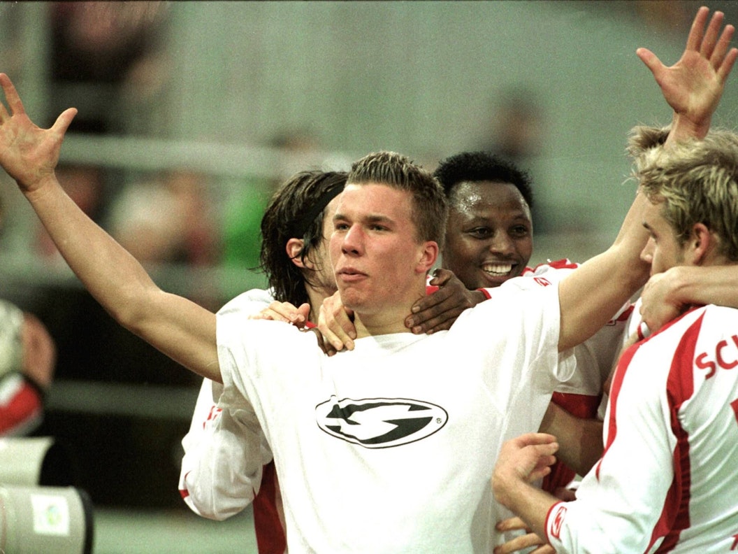 Lukas Podolski bejubelt sein Tor für Köln im Derby gegen Mönchengladbach.
