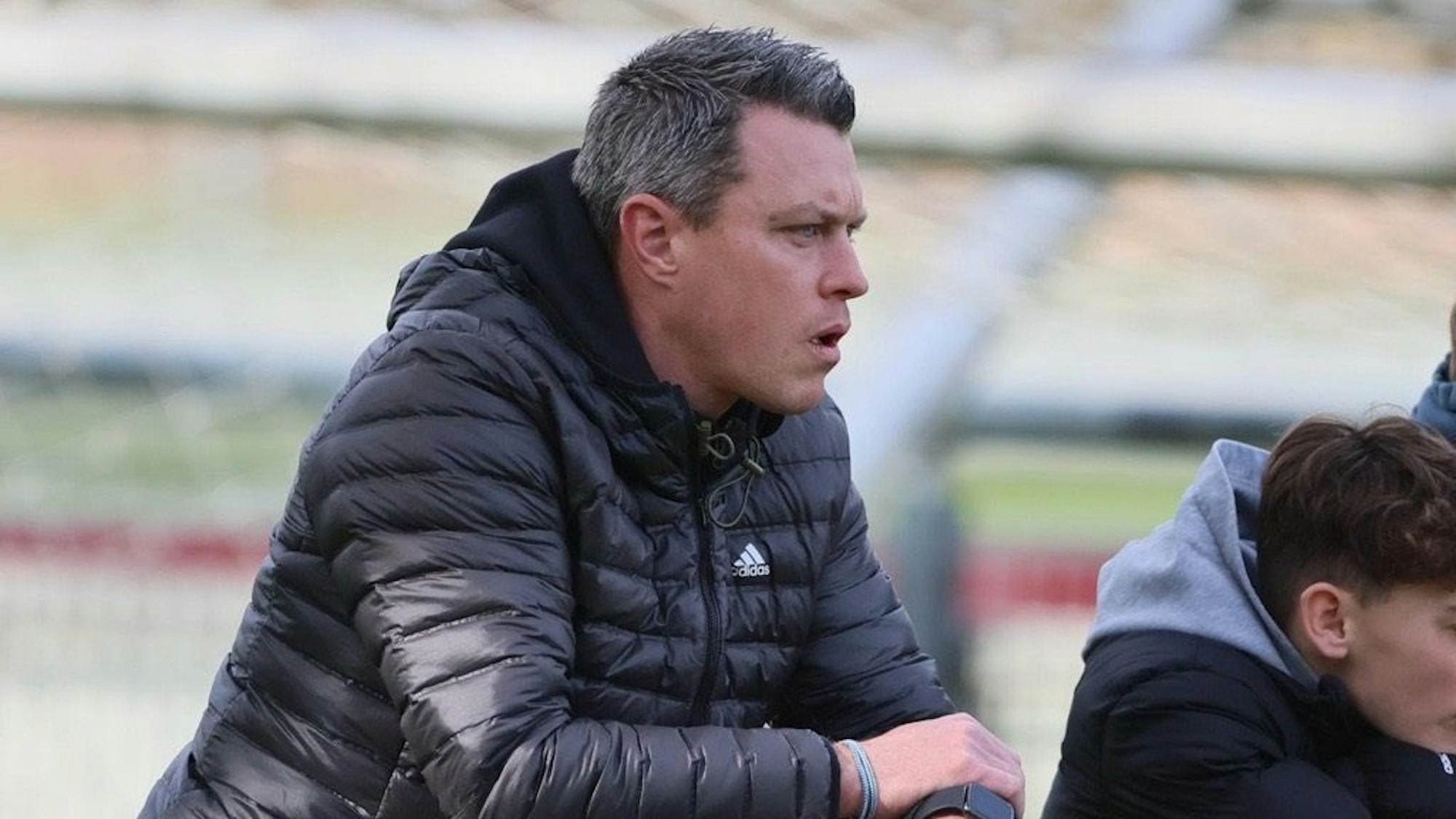 Hanno Balitsch als Zaungast beim FC-Training am Geißbockheim.