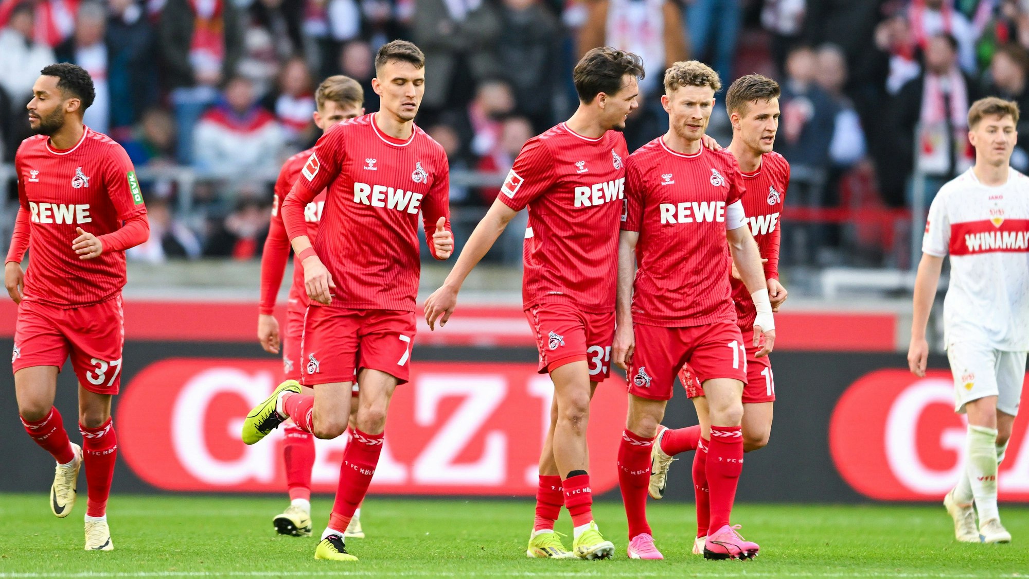 Die Spieler des 1. FC Köln jubeln über ein Tor in der Bundesliga.