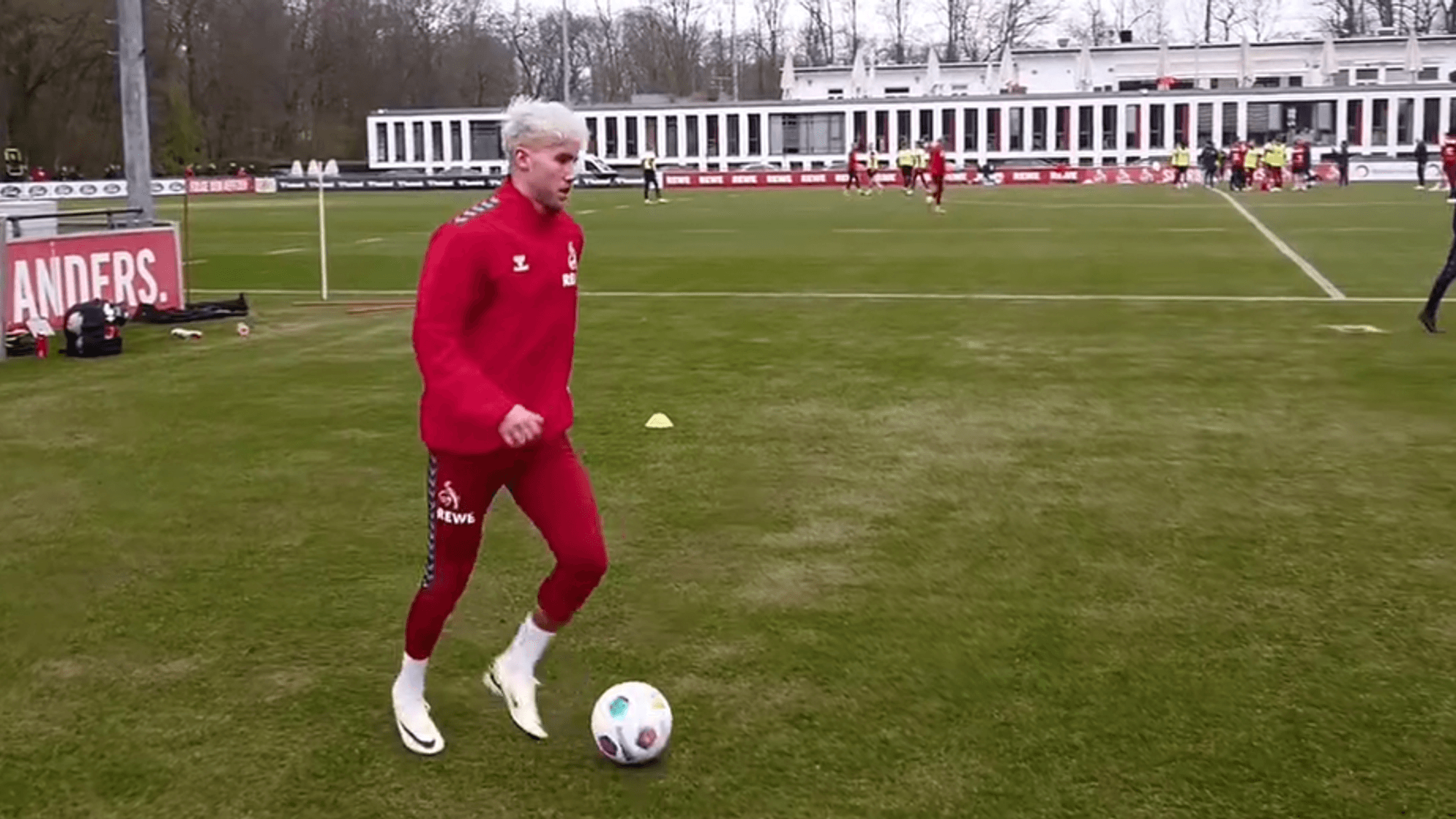 Luca Luca Waldschmidt im Training des 1. FC Köln