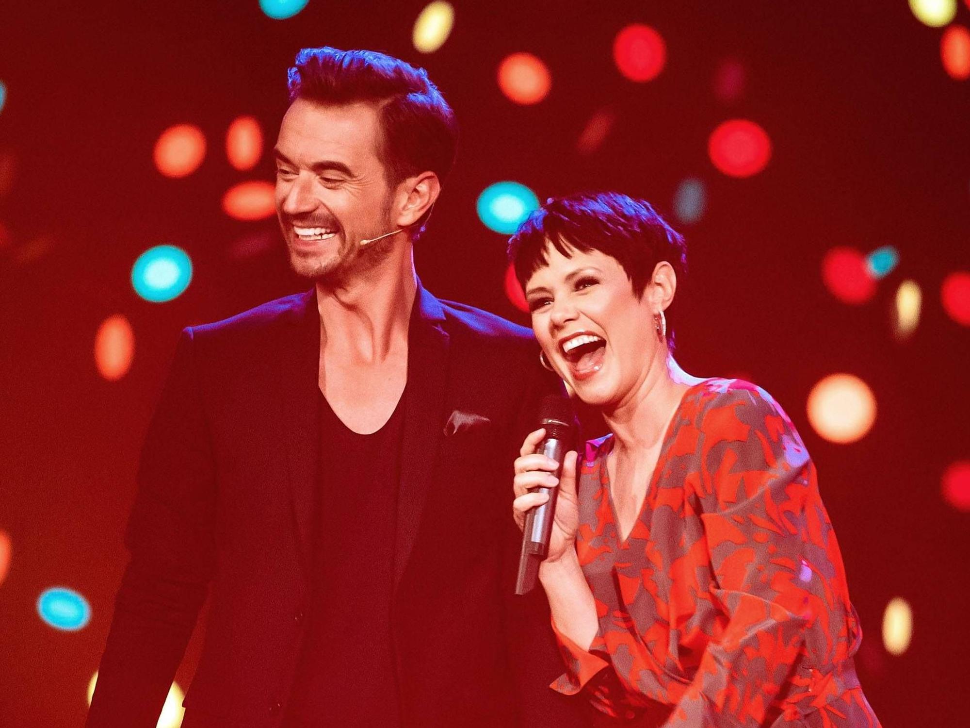 Fernsehmoderator Florian Silbereisen und Sängerin Francine Jordi während der ARD Fernsehshow „Alle singen Kaiser - Das große Schlagerfest“ am 16.03.2019 in Leipzig.