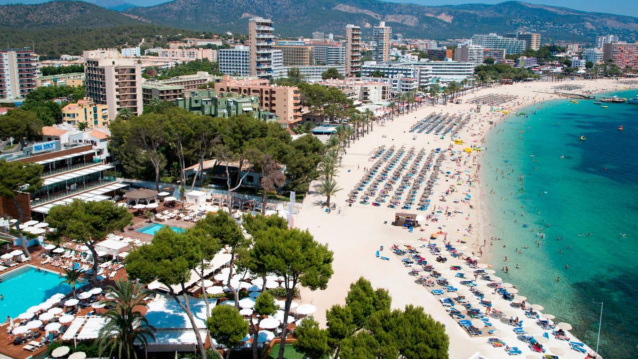 Der Strand von Magaluf. In dem Ort soll ein deutscher Frührentner eine Prostituierte vergewaltigt haben (Archivfoto).