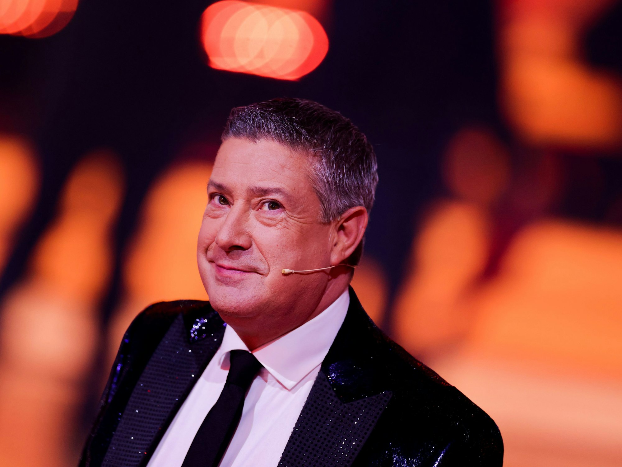 Joachim Llambi, Moderator, steht in der RTL-Tanzshow "Let's Dance" im Coloneum.
