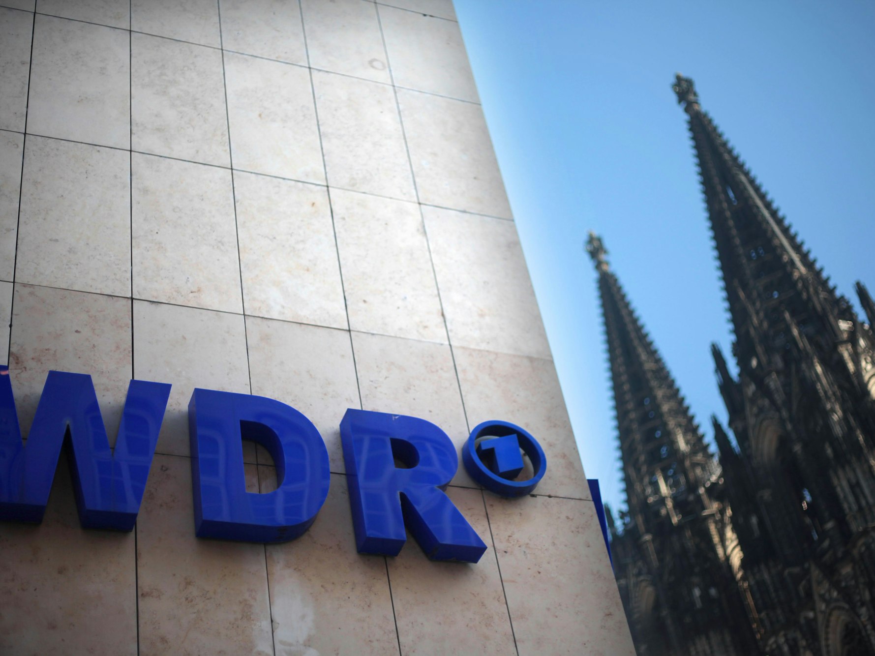 Der WDR mit Kölner Dom im Hintergrund (Archivbild 2012): WDR-Moderator Thomas Bug tritt nach 16 Jahren bei der „Aktuellen Stunde“ zurück.