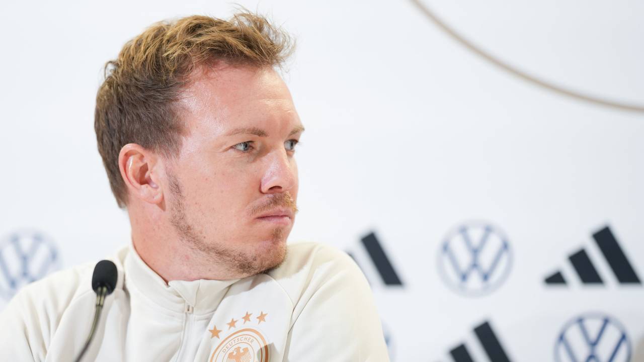 Julian Nagelsmann bei einer Pressekonferenz.
