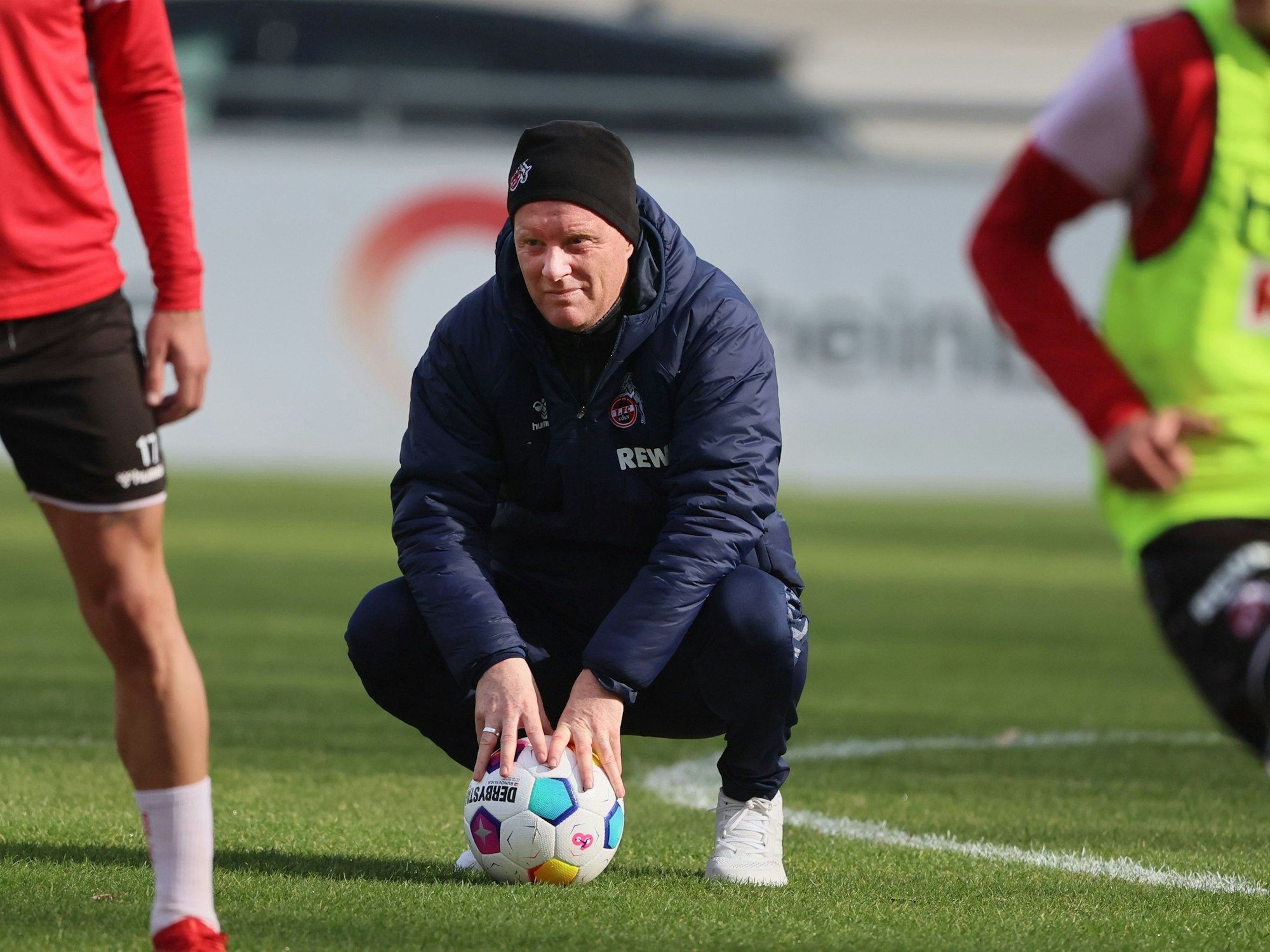 1. FC Köln, Training: Timo Schultz mit Ball.