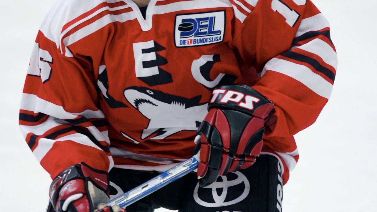 Sean Tallaire am 23. November 2007 im Trikot der Kölner Haie. Am 15. März 2024 kam die Nachricht, dass der Kanadier im Alter von nur 50 Jahren verstorben ist.