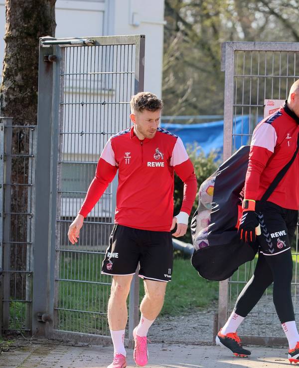 1. FC Köln, Training: Florian Kainz und Marvin Schwäbe vor der Kabine.