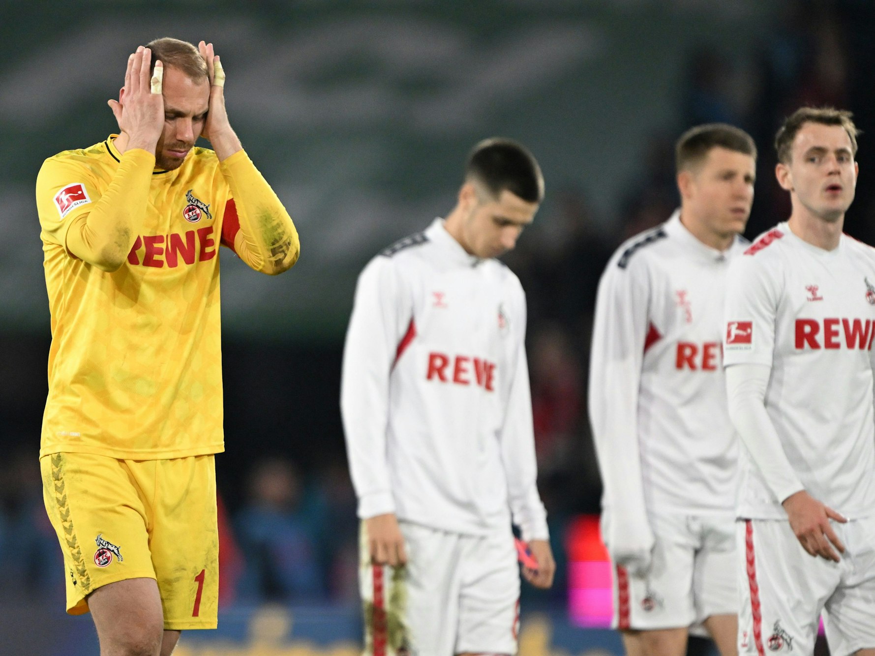 Die Spieler des 1. FC Köln nach dem Debakel gegen RB Leipzig.
