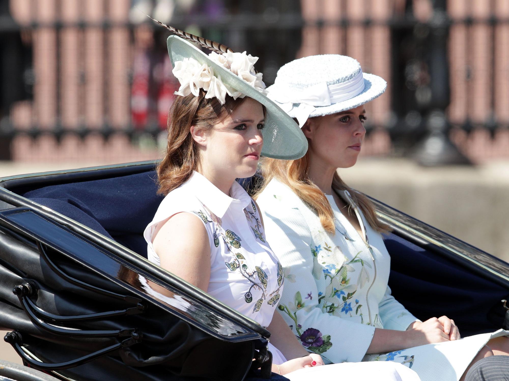 Prinzessin Eugenie und Prinzessin Beatrice bei „Trooping the Colour“.