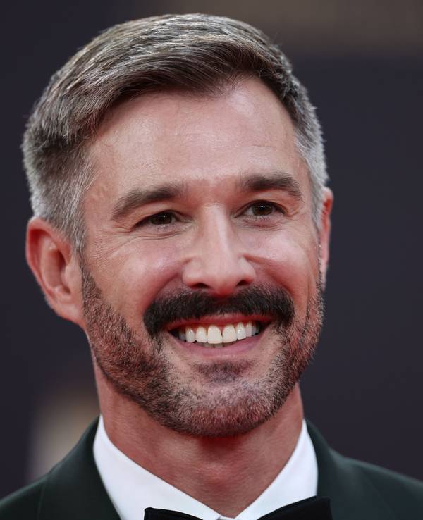 Der Schauspieler Jochen Schropp kommt zur Verleihung der Deutschen Fernsehpreise 2023 ins Coloneum. Der Deutsche Fernsehpreis wird für die Programmsaison 2022/23 in Köln verliehen.