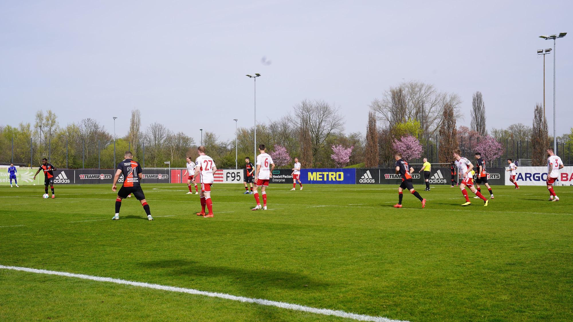 Eine Szene aus dem Testspiel zwischen Fortuna Düsseldorf und Almere City FC
