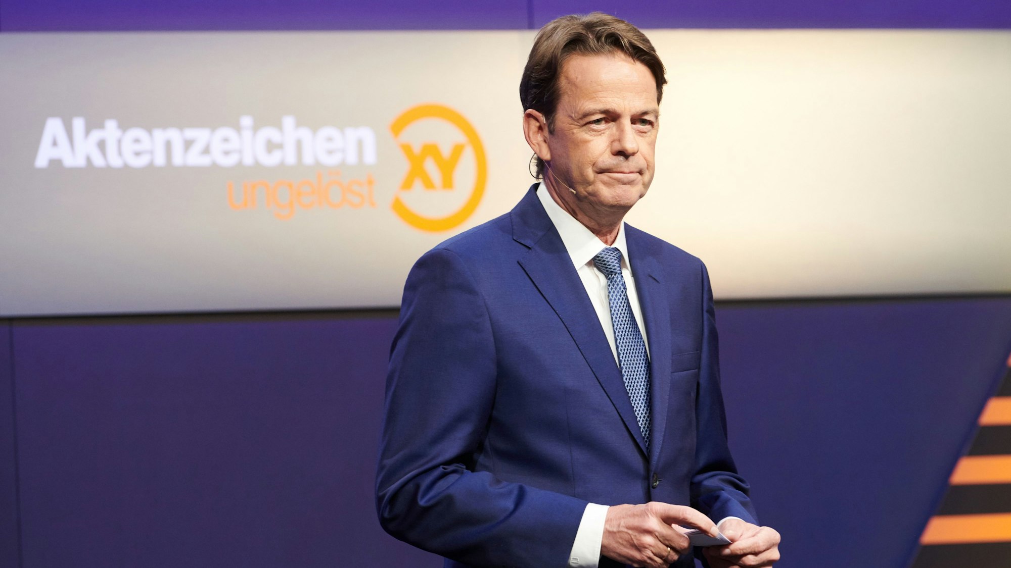 Fernsehmoderator Rudi Cerne moderiert die Verleihung des „XY-Preis - Gemeinsam gegen das Verbrechen“ im ZDF-Hauptstadtstudio.