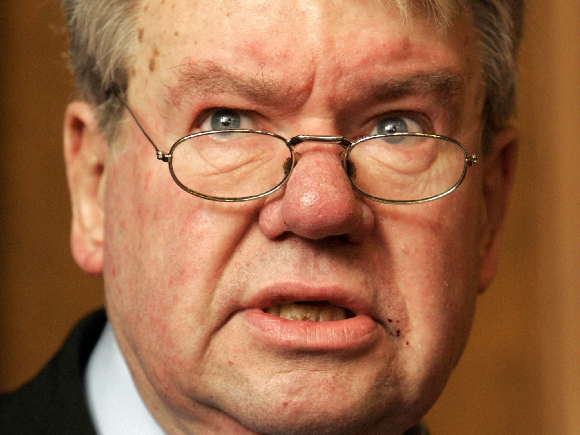 Der Sprachwissenschaftler Horst Dieter Schlosser, aufgenommen im Rathaus von Köthen (Archivfoto vom 19.01.2007), ist gestorben.