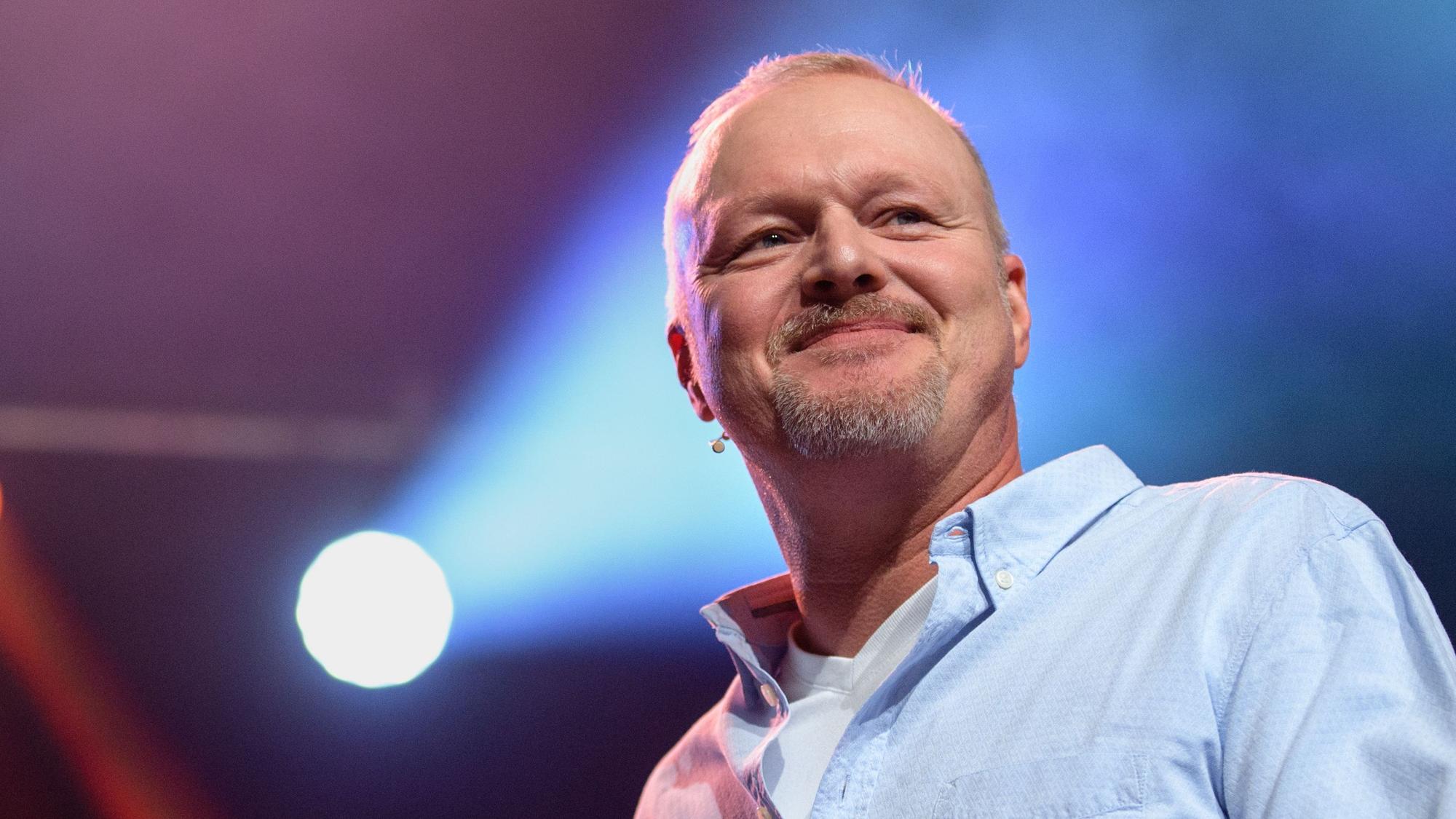 Stefan Raab spricht auf einer Veranstaltung in München.