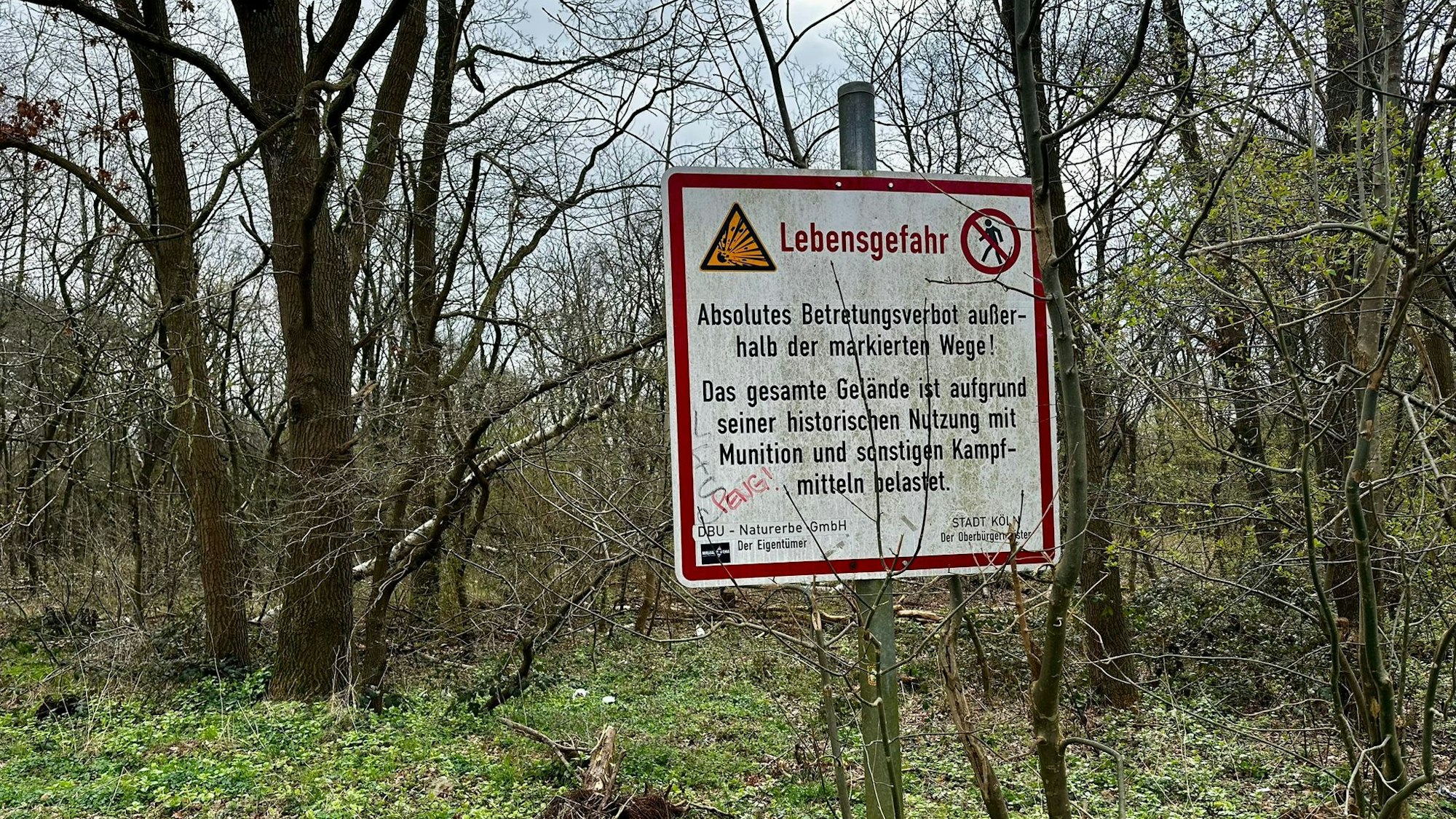 Ein Warnschild vor Munition in der Warner Heide