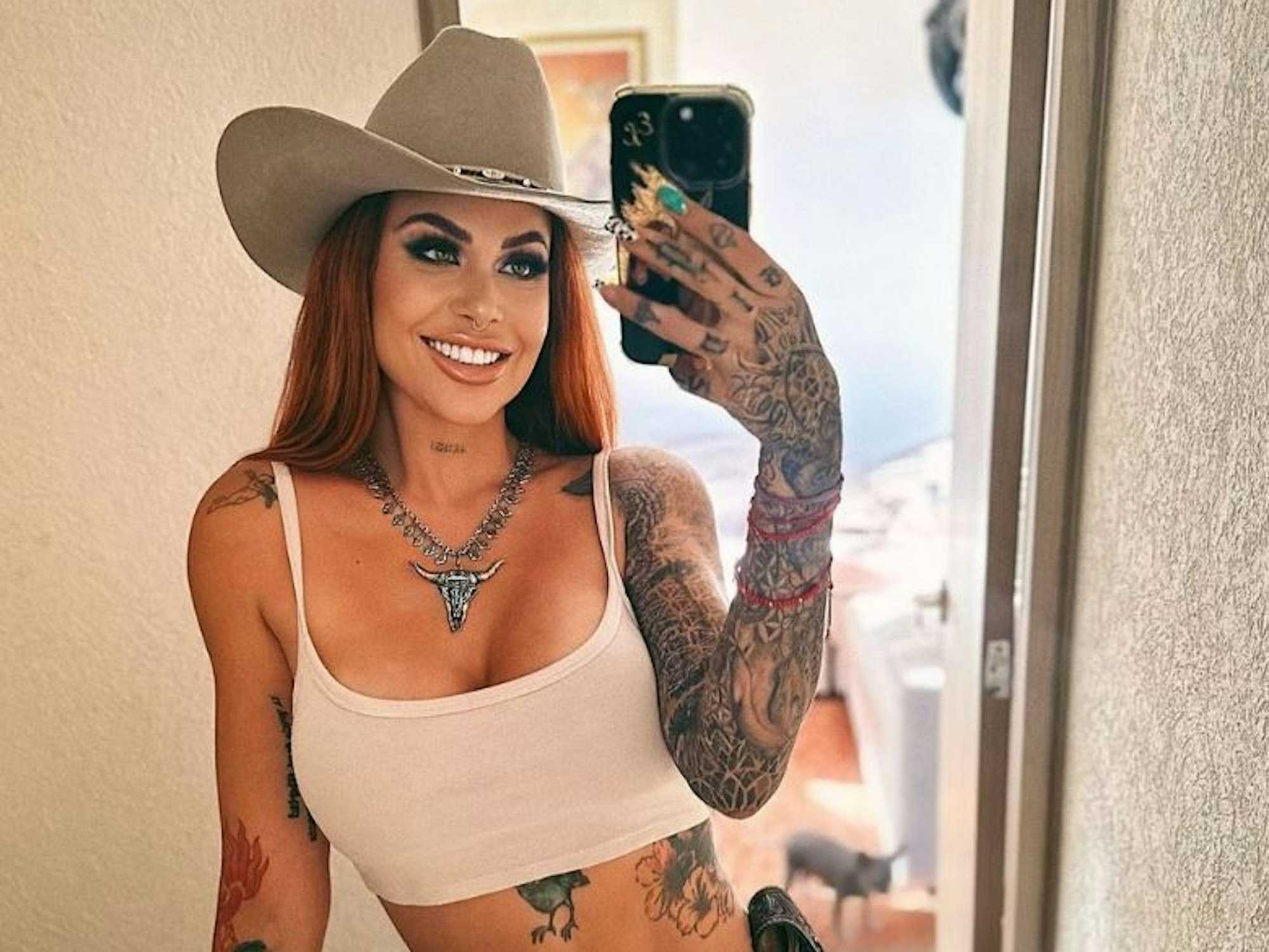 Influencerin Elena Larrea ist tot. Das Selfie lud die Influencerin am 27. November 2023 auf Instagram hoch.