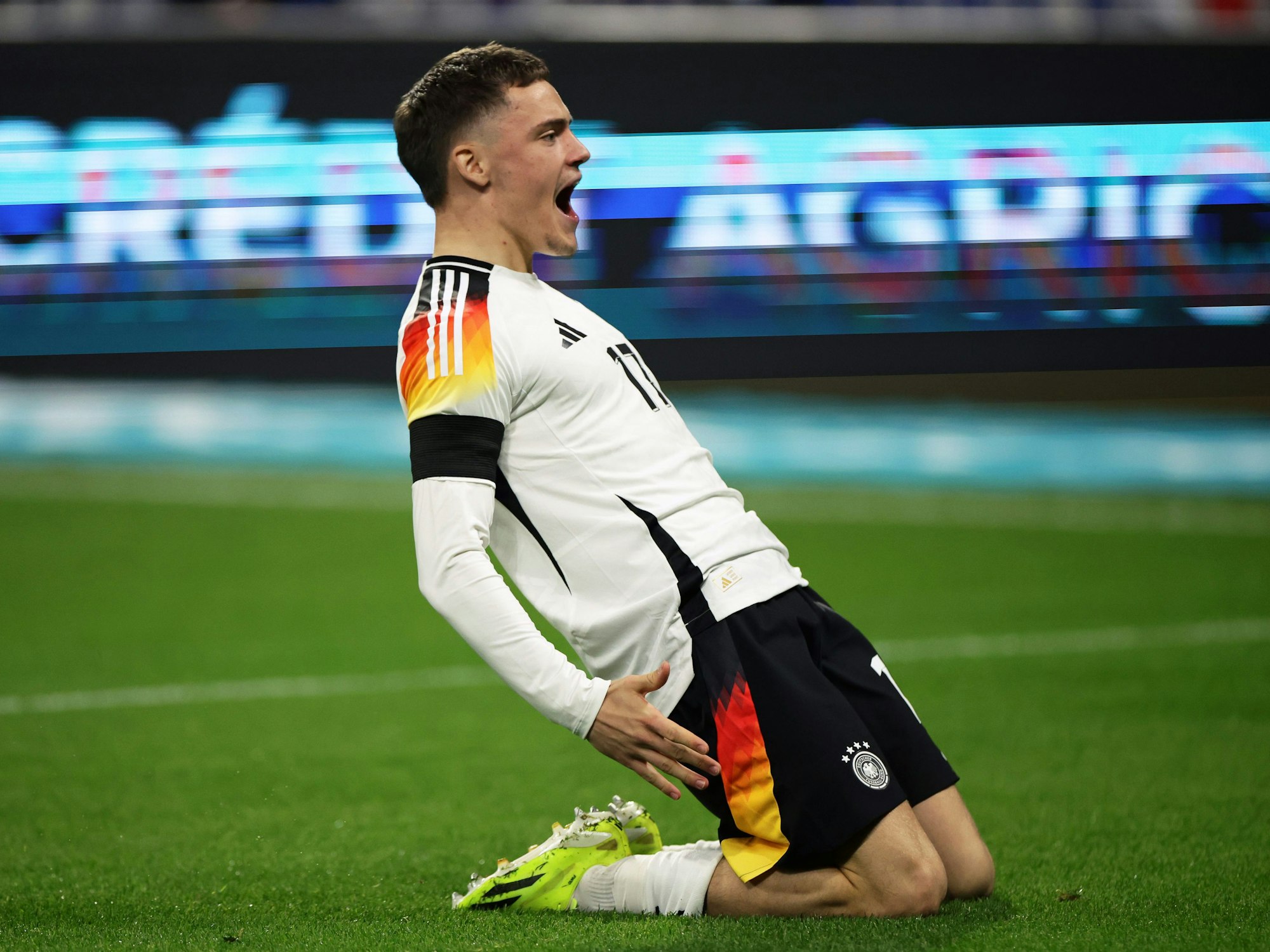 Deutschlands Florian Wirtz jubelt nach seinem Treffer zum 1:0 gegen Frankreich.