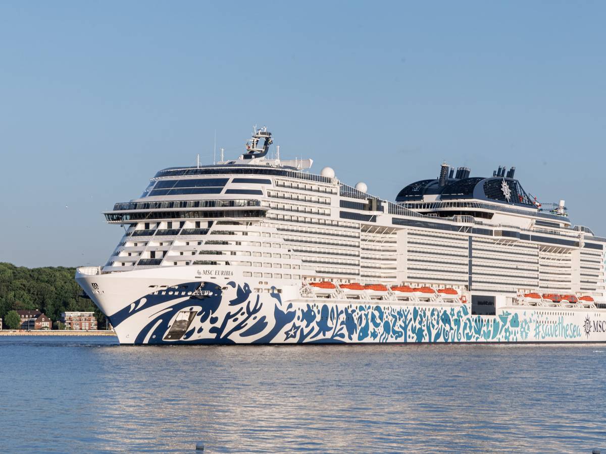 Das LNG betriebene Kreuzfahrtschiff „MSC Euribia“ läuft zum ersten Mal im Kieler Hafen ein, hier im Juni 2023.