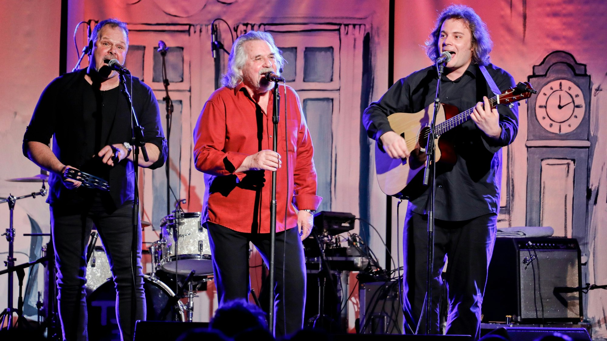 Ilja und Tommy Engel zusammen mit Robin Duns.