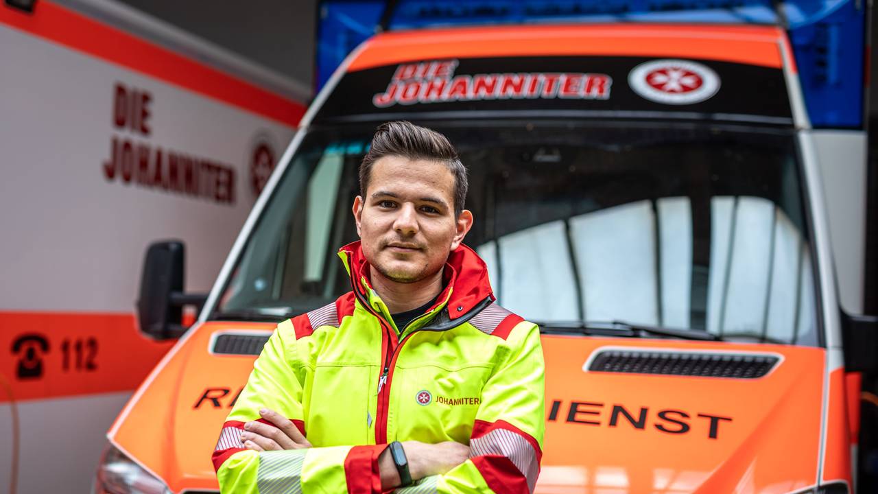 Kölner Rettungssanitäter Luis Teichmann war bei der Hitze auch im Einsatz (Archivfoto).
