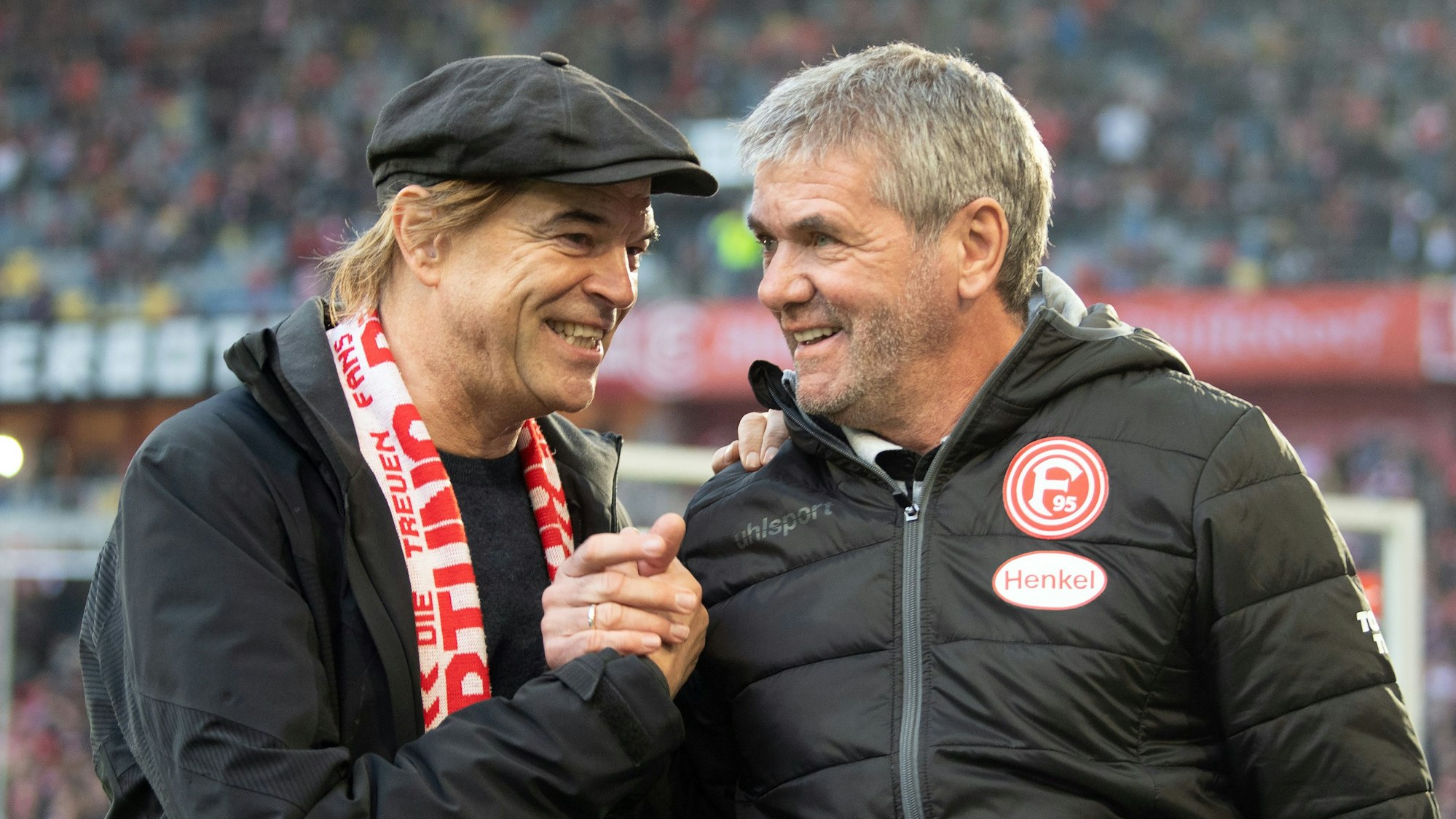 Friedhelm Funkel während seiner Fortuna-Zeit mit Edel-Fan Campino.