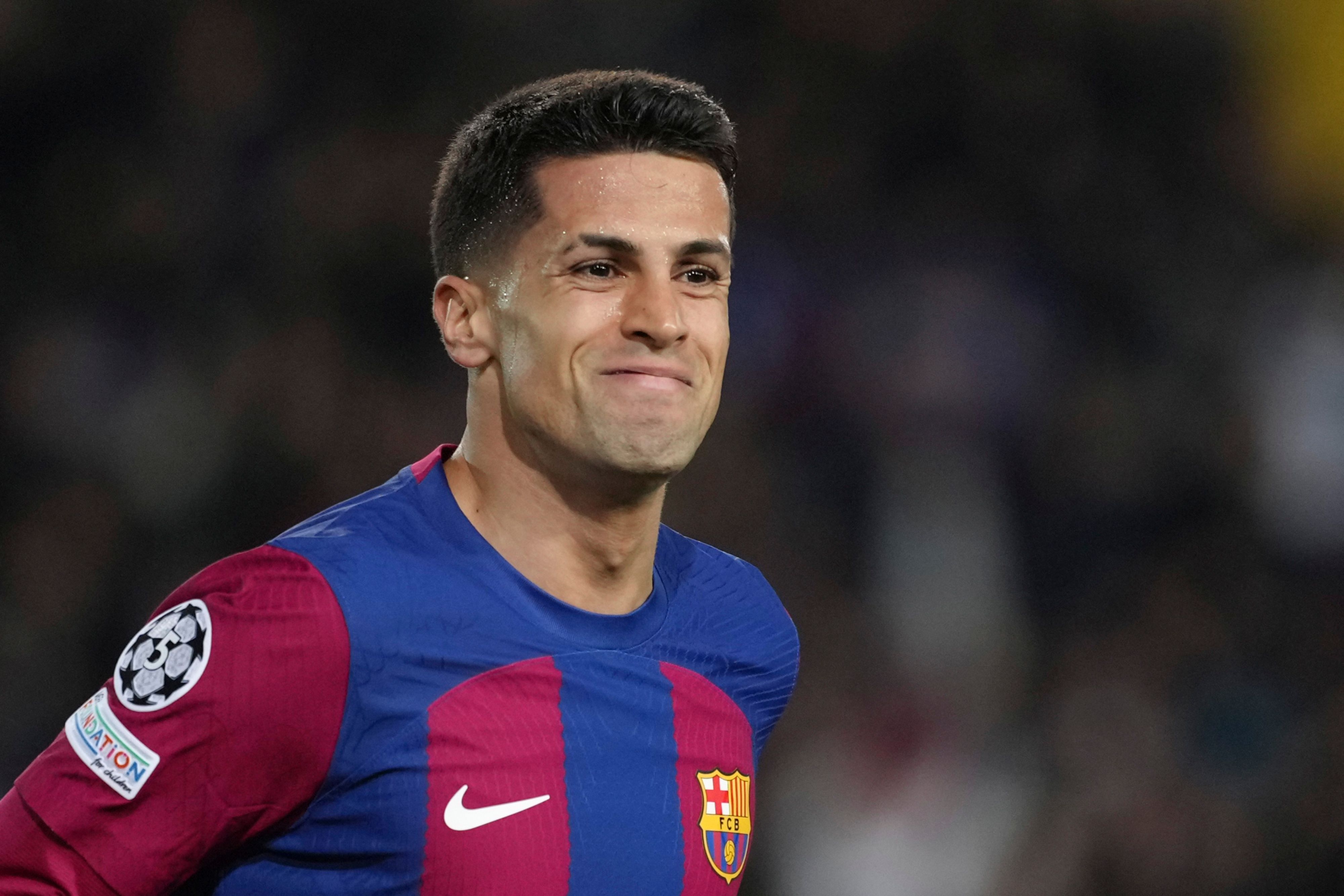 Joao Cancelo jubelt über ein Tor für den FC Barcelona.