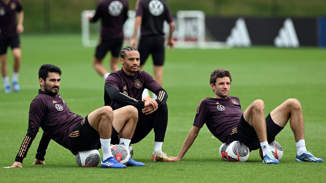 Ilkay Gündogan, Leroy Sané und Thomas Müller (v.l.) bei einem Training mit der Nationalmannschaft.