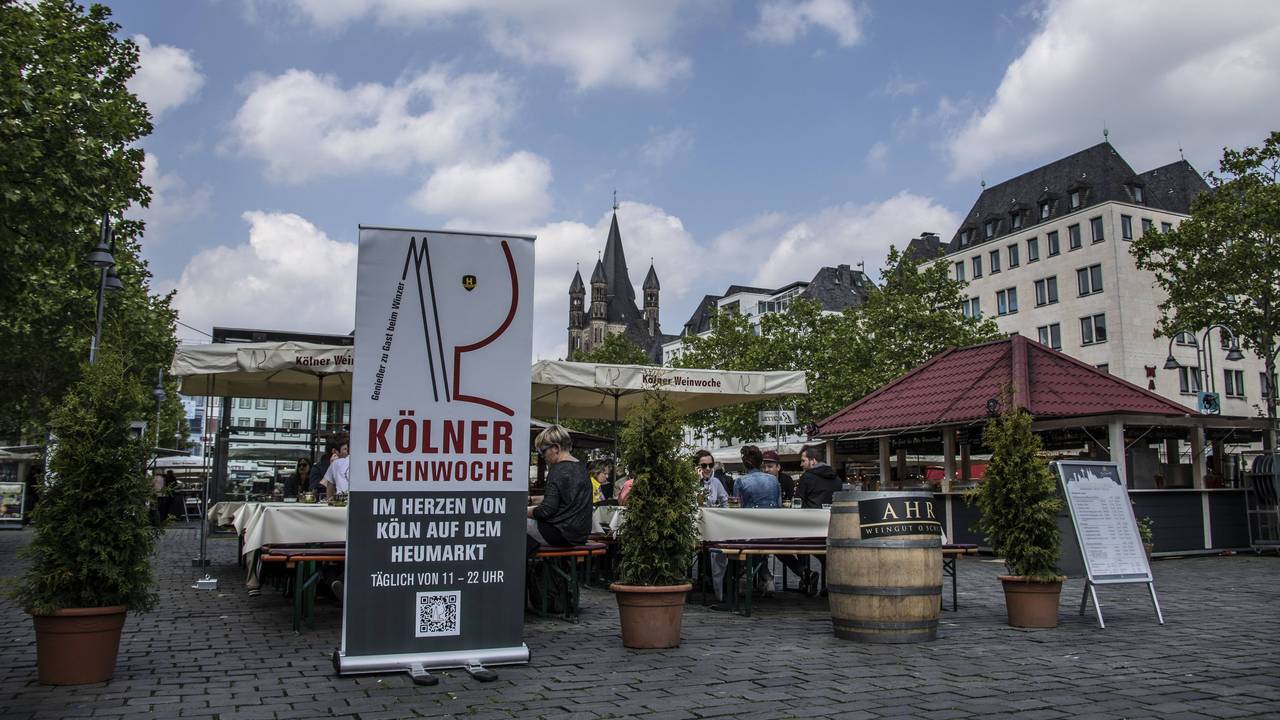 Eröffnung der Kölner Weinwoche auf dem Heumarkt in Köln im Jahr 2019