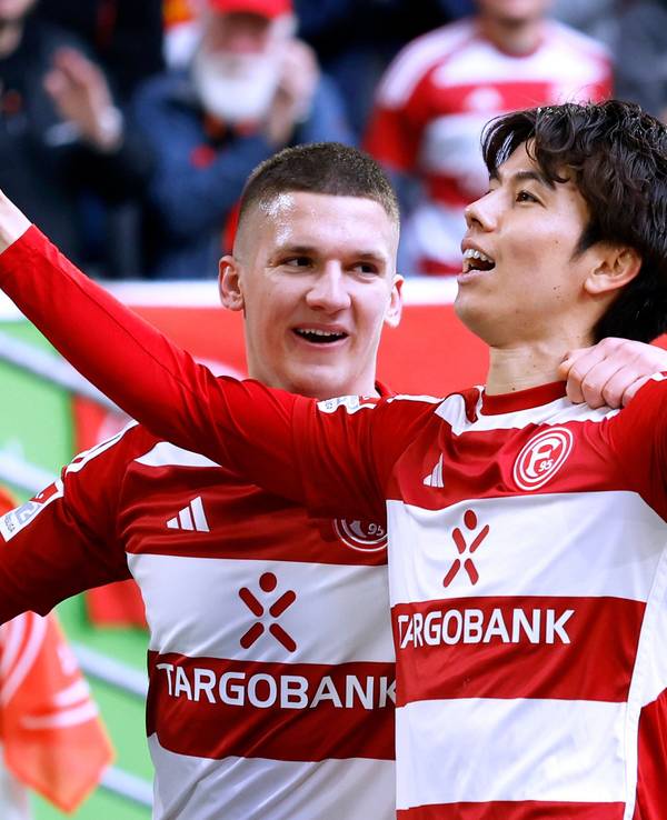 Christos Tzolis und Ao Tanaka jubeln.