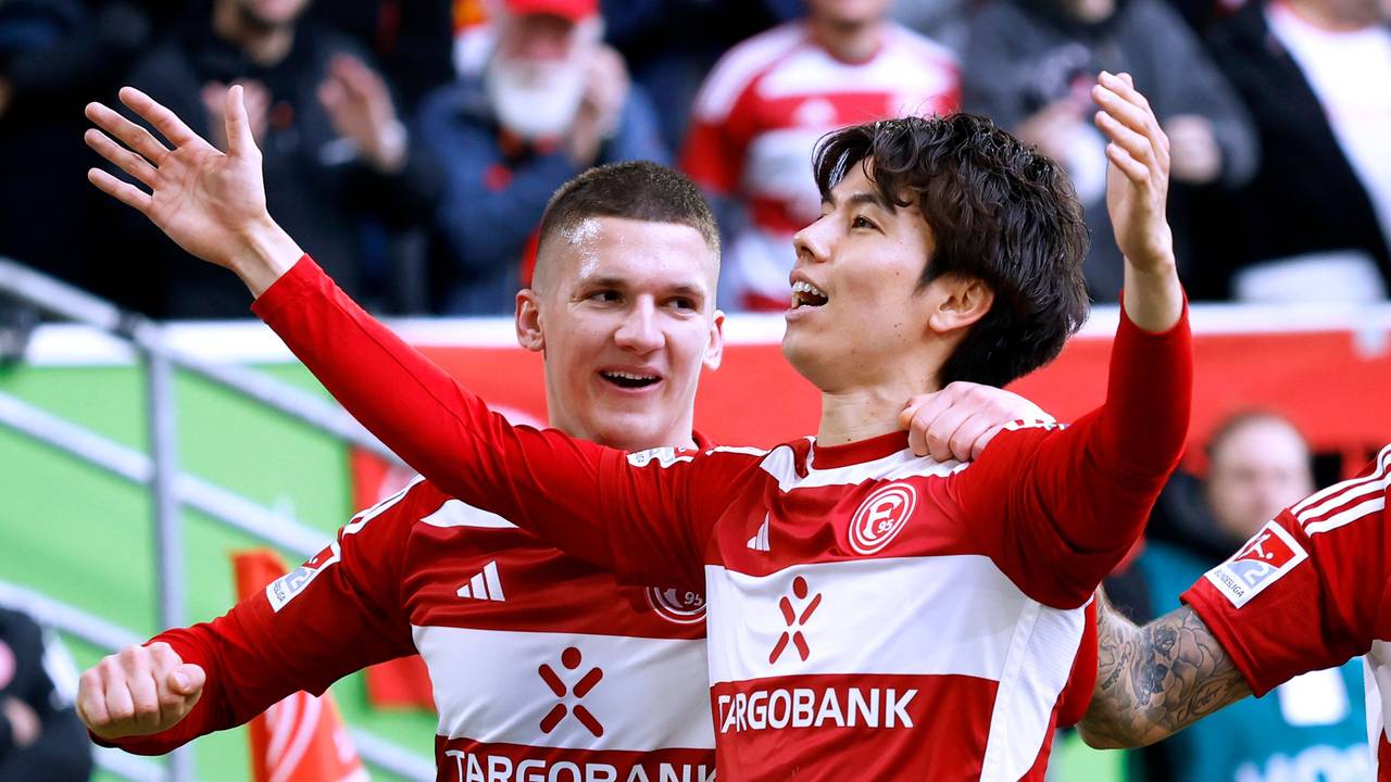 Christos Tzolis und Ao Tanaka jubeln.