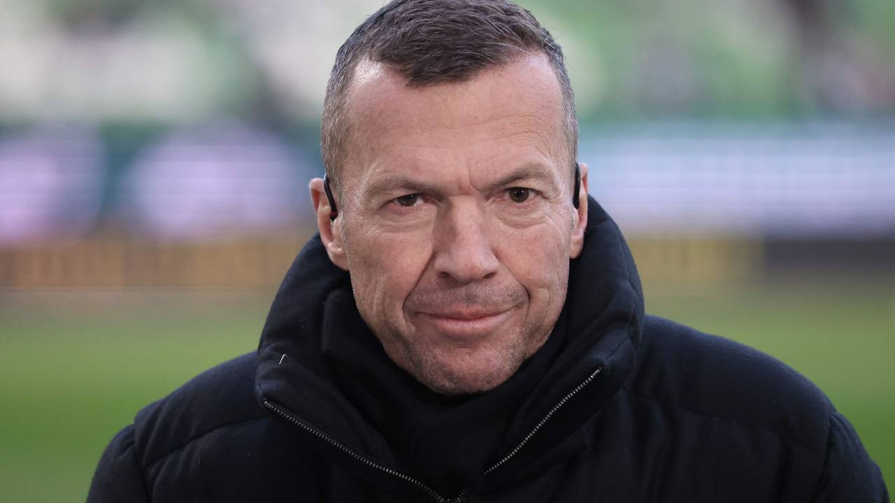 Lothar Matthäus während eines TV-Interviews vor dem Spiel von Werder Bremen gegen den BVB.
