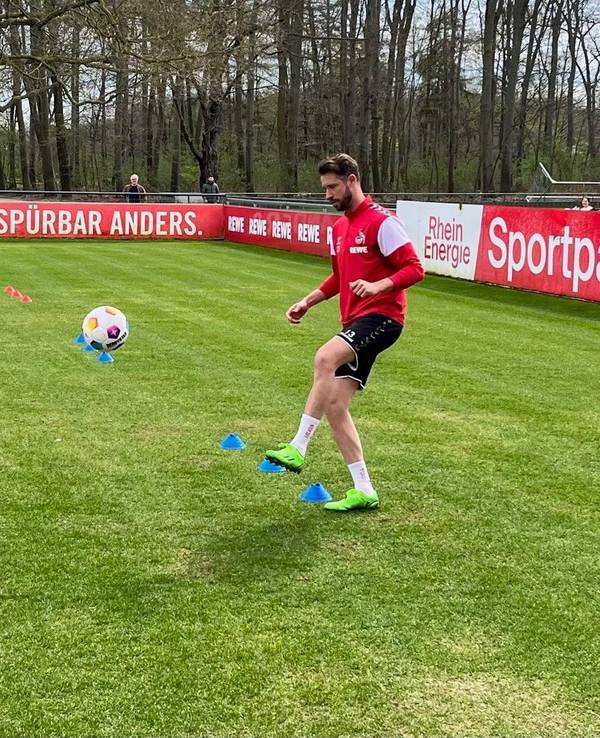 FC-Stürmer Mark Uth ist wieder auf dem Platz.
