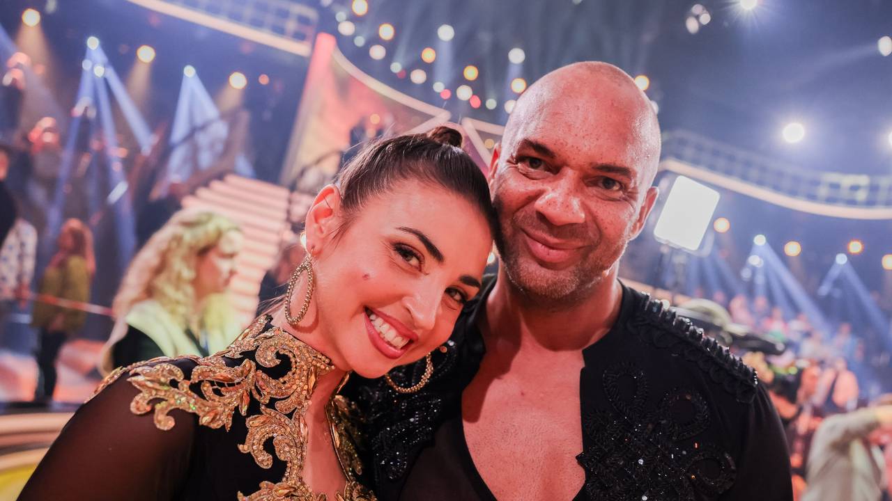 Detlef D! Soost, Coach, und Ekaterina Leonova, Profitänzerin, stehen in der RTL-Tanzshow ·Let's Dance· auf dem Parkett im Coloneum.