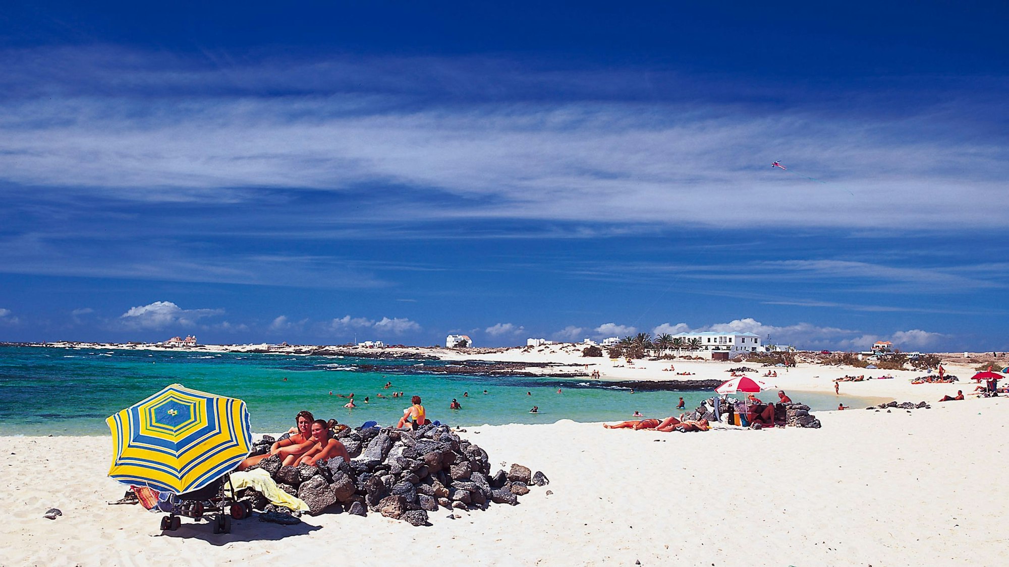 Zum Themendienst-Bericht "Tourismus/Spanien/KORR/" von Wolfgang Duveneck vom 02. Januar: Nicht immer wird hüfthoch gebaut: Manche Steinburgen auf Fuerteventura bleiben wie diese hier verhältnismäßig nahe am Boden.(Die Veröffentlichung ist für dpa-Themendienst-Bezieher honorarfrei. Quellenhinweis: "Turespana/dpa/tmn") +++ +++