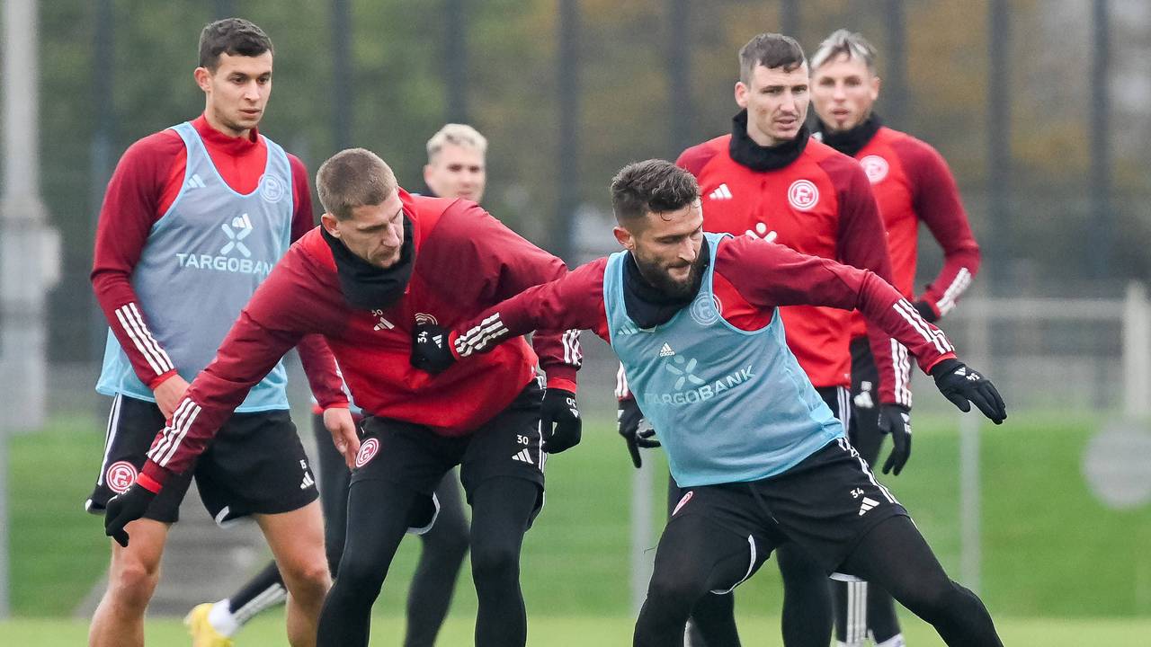 Jordy de Wijs und Nicolas Gavory im Trainings-Zweikampf