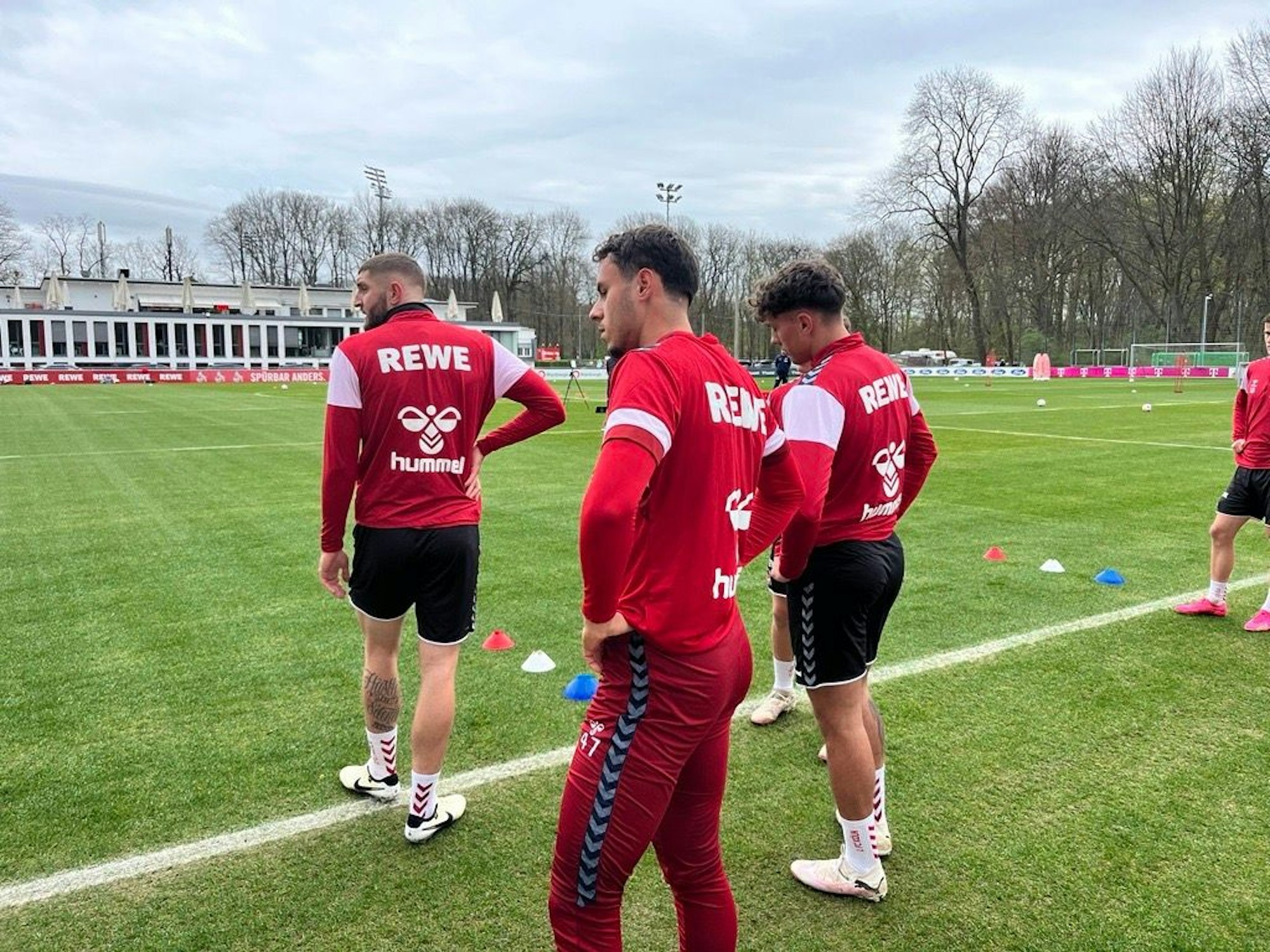 Neben Joao Pinto waren auch Teoman Akmestanli und Julian Pauli im Profi-Training dabei.