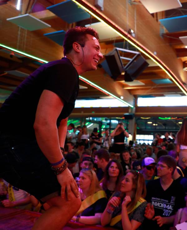 Der deutsche Sänger Roberto Silver tritt zur Saisoneröffnung 2023 im Bierkönig auf Mallorca auf.