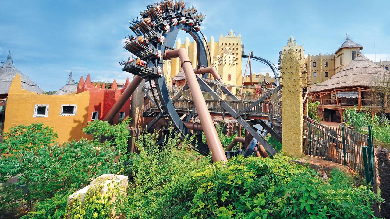 Die Attraktion „Black Mamba“ im Phantasialand.