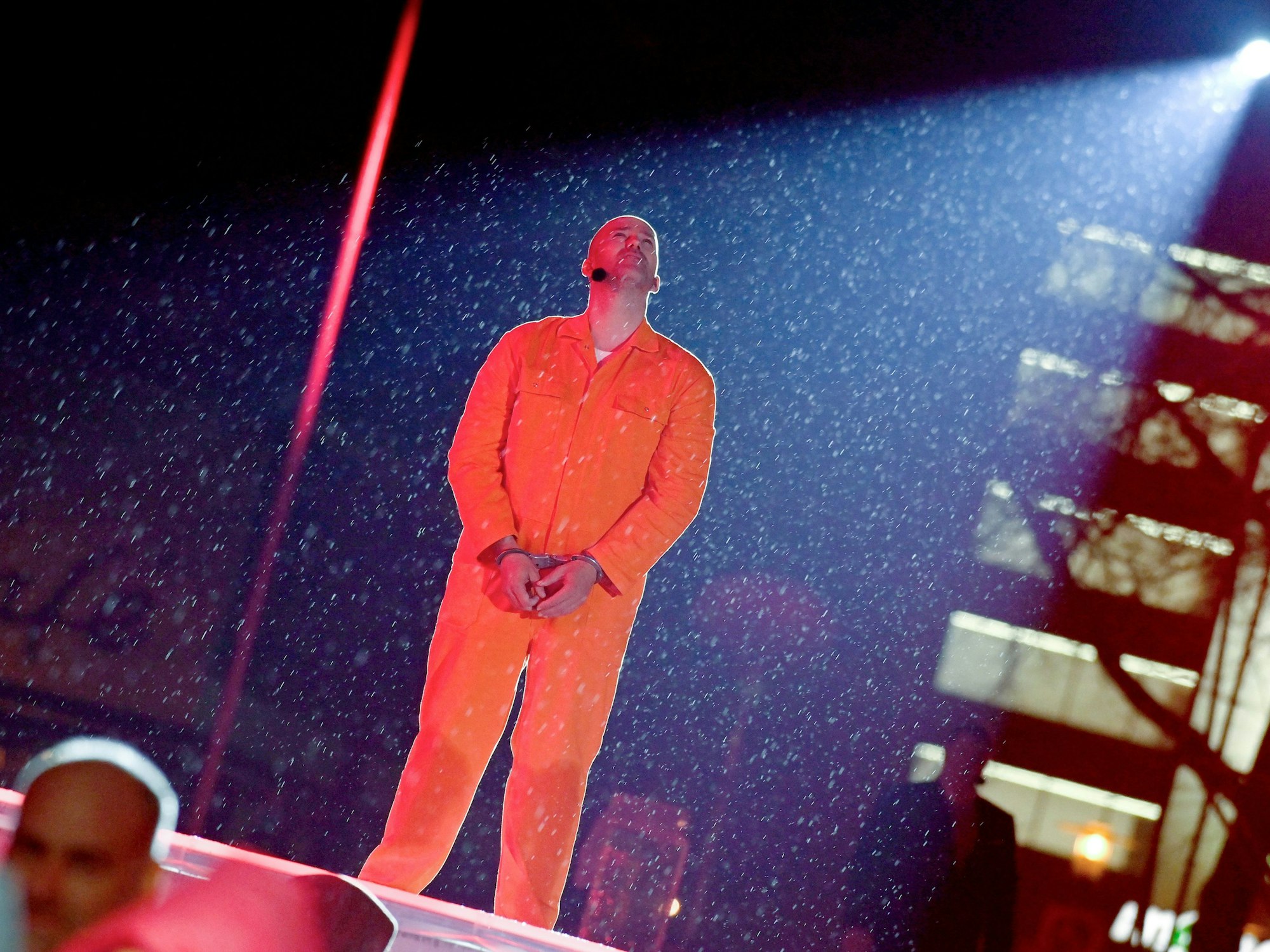 Ben Blümel, Sänger, steht als Jesus von Nazaret bei der RTL-Oster-Produktion "Die Passion" auf dem Friedrichsplatz auf der Bühne.